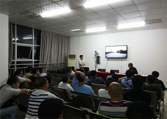 郴汽集團(tuán)永興分公司，全面?zhèn)鋺?zhàn)&ldquo;安全生產(chǎn)月&rdquo;&ldquo;安全生產(chǎn)萬里行&rdquo;活動